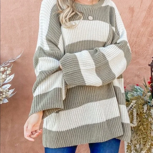 🛑 NWT! Olive Striped Oversized Sweater - Picture 4 of 5
